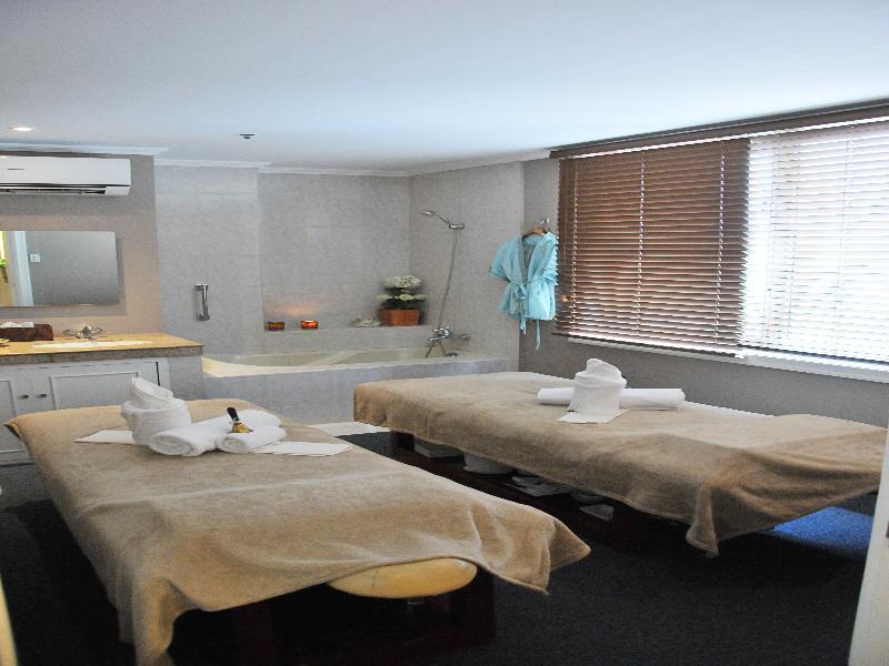 Astoria Plaza Hotel 4*