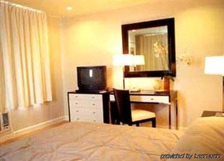 Astoria Plaza 4*