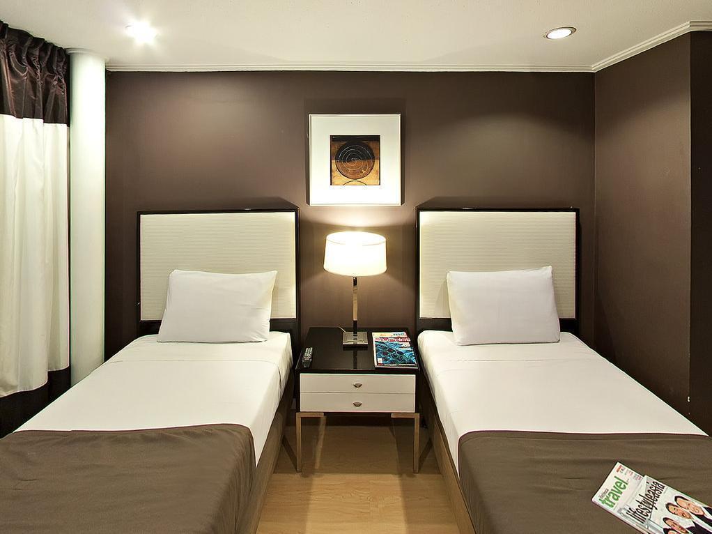 Astoria Plaza Hotel 4*