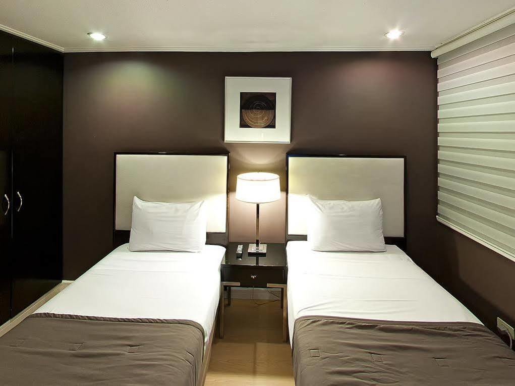 Astoria Plaza Hotel